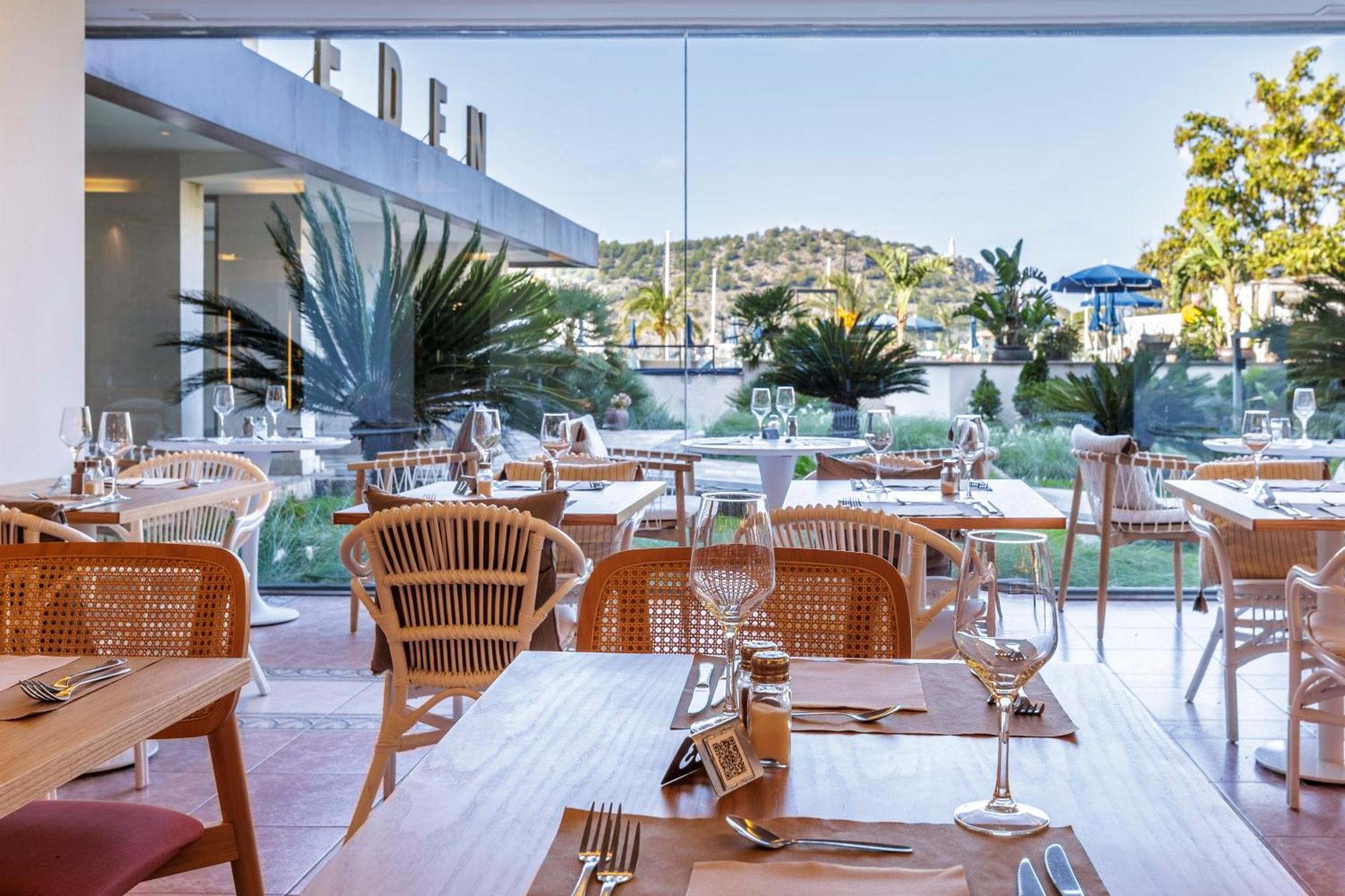 Hotel Eden Soller Port De Soller Bagian luar foto